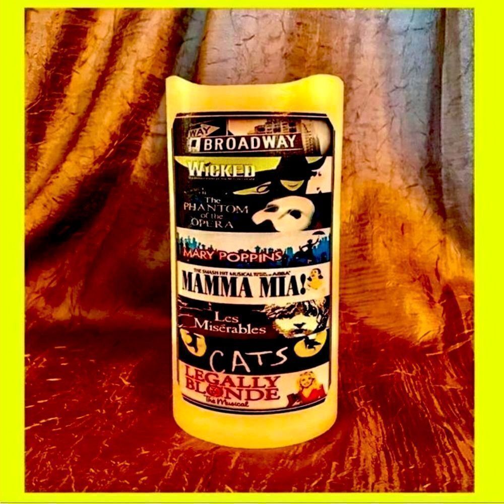 *30off3* NWOT. Broadway Flameless LED Candles with Timer.​